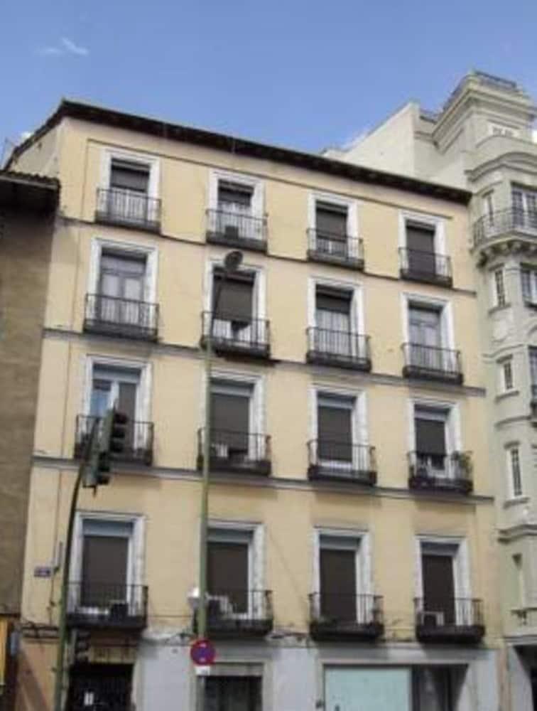 Hostal Rivera - Atocha Μαδρίτη Εξωτερικό φωτογραφία