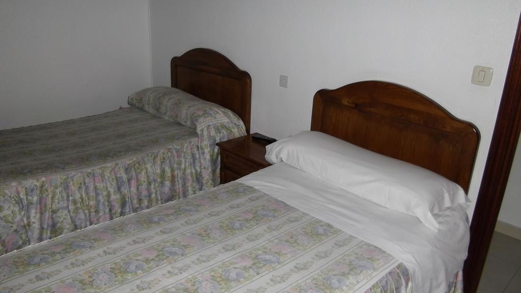 Hostal Rivera - Atocha Μαδρίτη Εξωτερικό φωτογραφία
