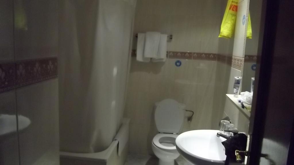 Hostal Rivera - Atocha Μαδρίτη Εξωτερικό φωτογραφία