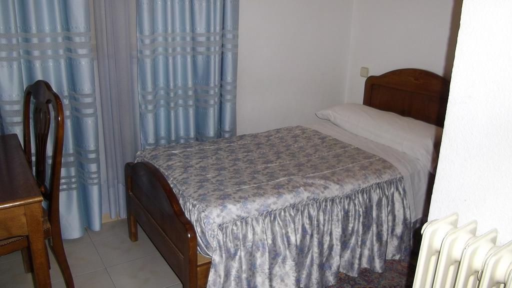 Hostal Rivera - Atocha Μαδρίτη Εξωτερικό φωτογραφία